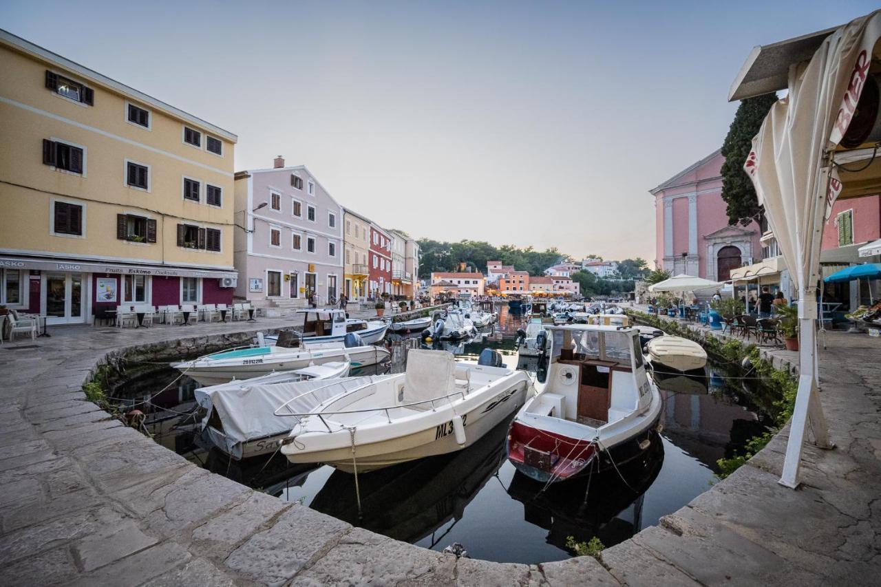 Apartment Carmen Veli Losinj Ngoại thất bức ảnh