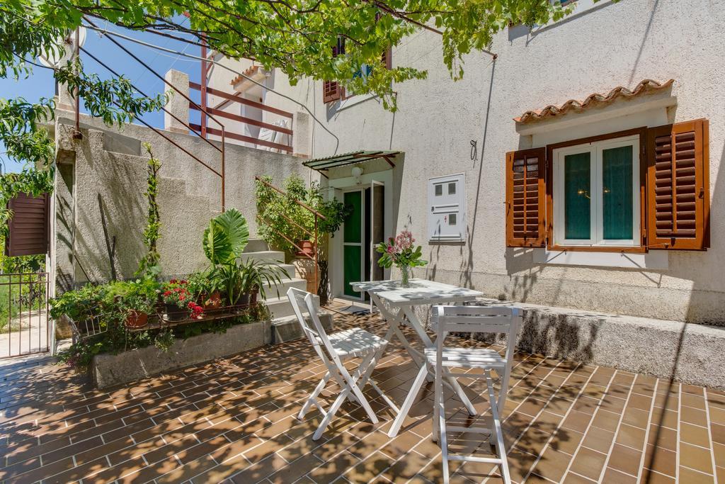 Apartment Carmen Veli Losinj Ngoại thất bức ảnh