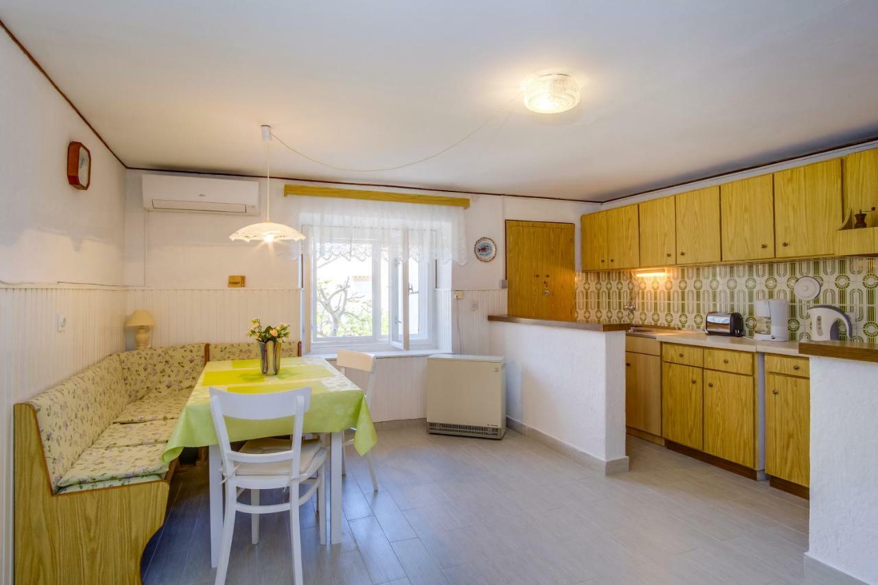 Apartment Carmen Veli Losinj Ngoại thất bức ảnh